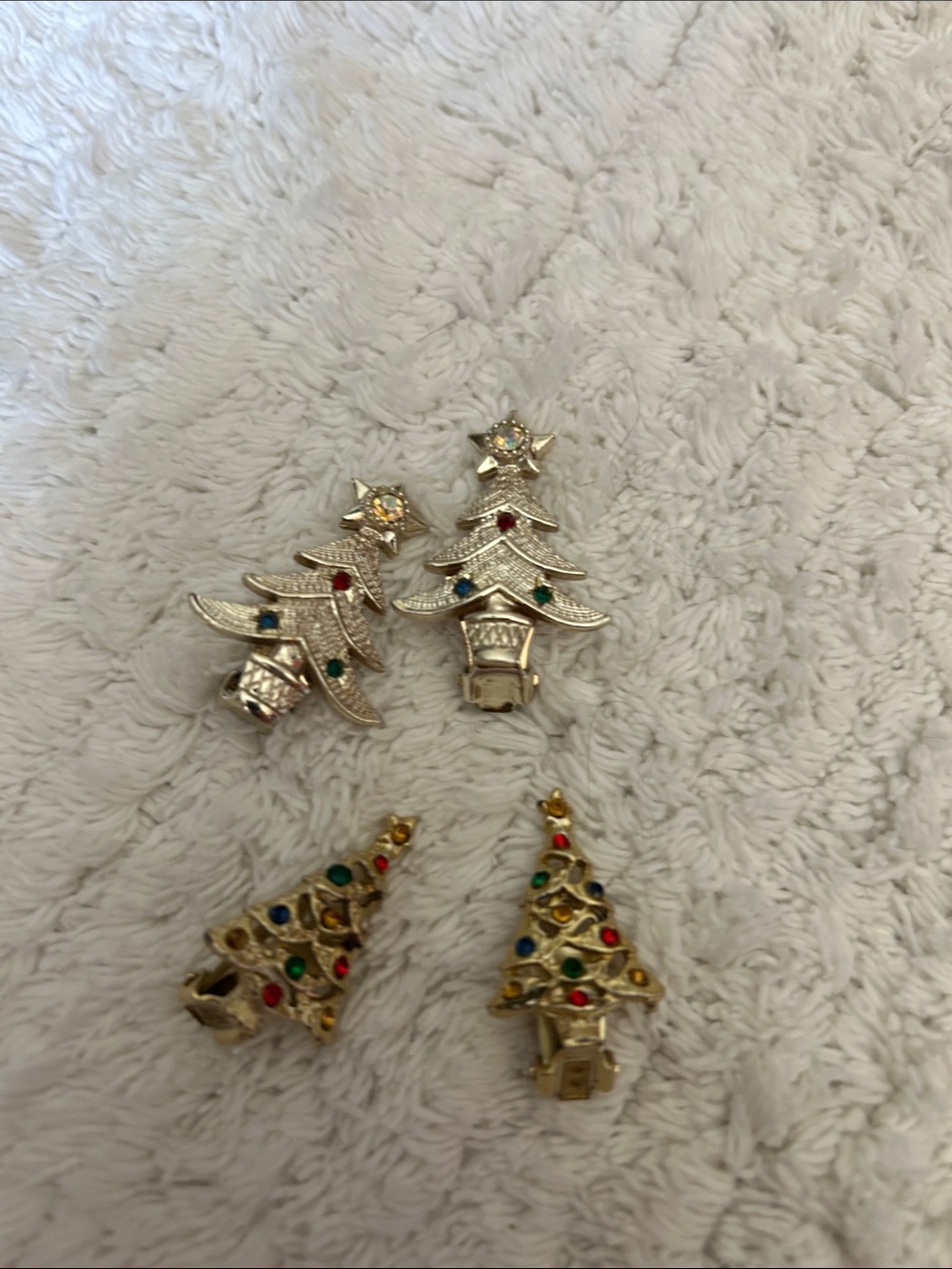 Clip Back Christmas Tree b